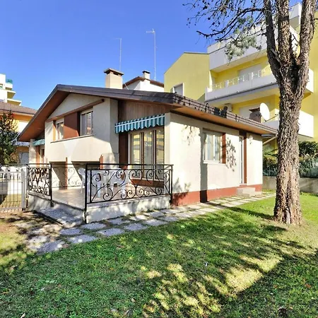 Апартаменти Villaggio Cassiopea, *